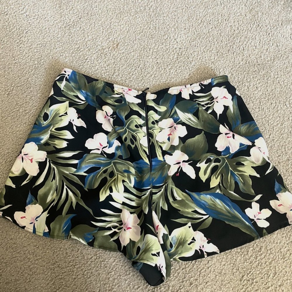 Show Me Your Mumu Shorts